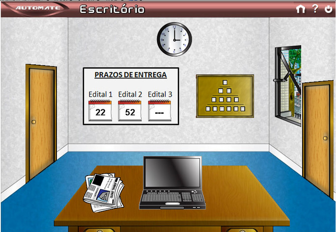 Tela do jogo Automate. No topo, uma tarja marrom. Sobre esta, à esquerda, os textos: AUTOMATE, ESCRITÓRIO. À direita, o símbolo de uma casa, um ponto de interrogação e o símbolo de desligar. No primeiro plano, uma mesa marrom. Sobre esta, ao lado esquerdo, jornais. Ao centro, um notebook. Abaixo da mesa, chão azul. Ao lado esquerdo da sala de escritório, parede branca e porta marrom fechada. Ao lado direito da sala, parede branca, porta marrom fechada e janela de vidro aberta. No plano de fundo, parede branca. No topo desta, ao centro, um relógio redondo. Abaixo, à esquerda, um quadro branco. Neste, os textos: PRAZOS DE ENTREGA, EDITAL 1, EDITAL 2, EDITAL 3. Abaixo de cada texto de edital há quadrados brancos com uma tarja vermelha no topo. No primeiro quadrado, na parte branca, o número 22. No segundo quadrado, o número 52. No terceiro quadrado, um traço. Ao lado direito deste quadro, um quadro marrom. Nele, quadrados brancos.
